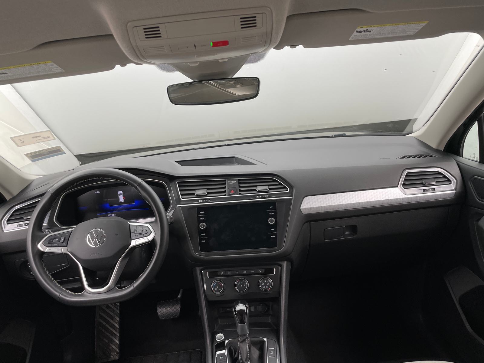 Thumbnail: 2024 Volkswagen Tiguan - 3