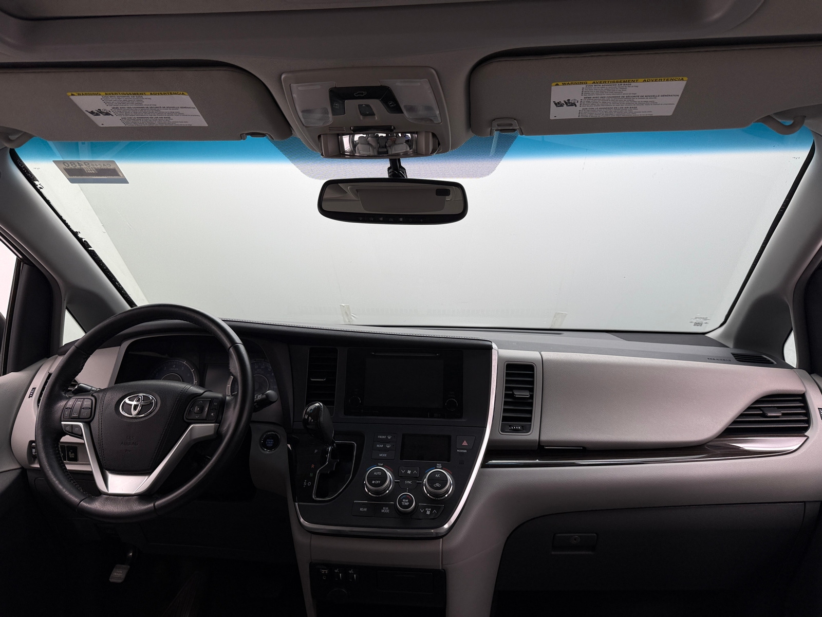 Thumbnail: 2016 Toyota Sienna - 2