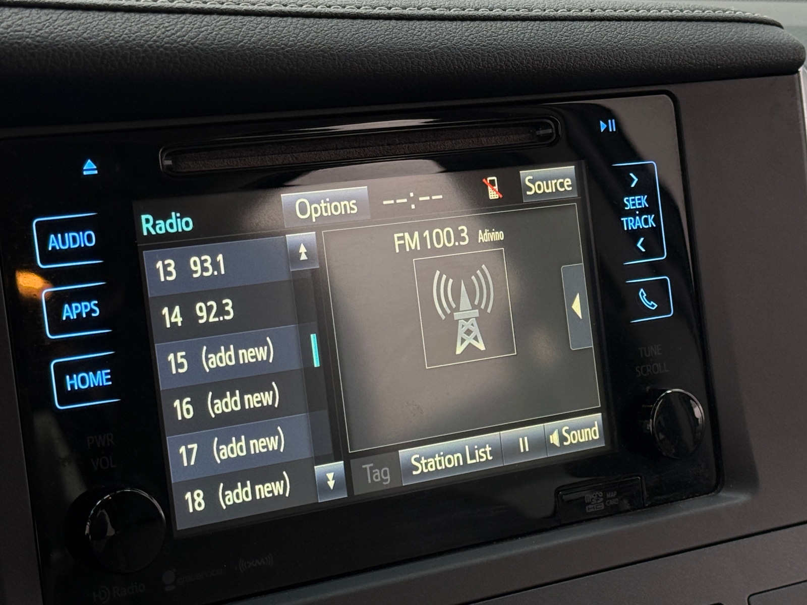 Thumbnail: 2016 Toyota Sienna - 3