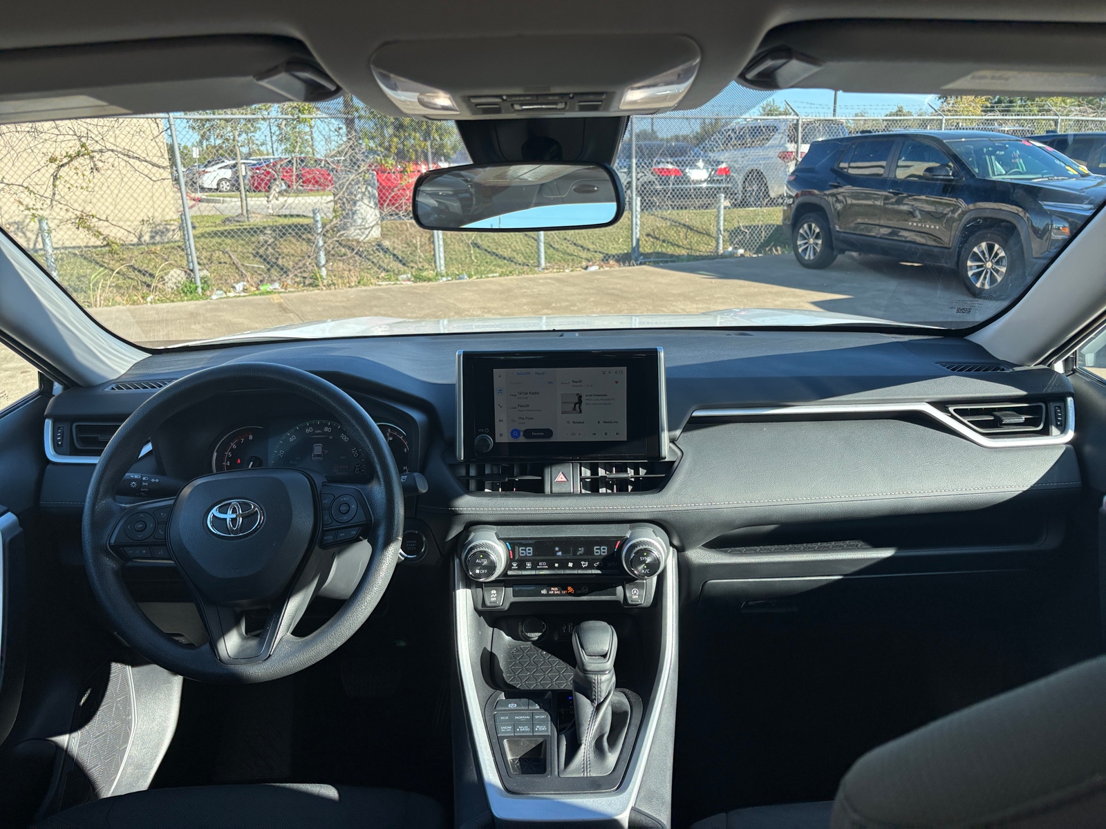 Thumbnail: 2025 Toyota RAV4 - 3