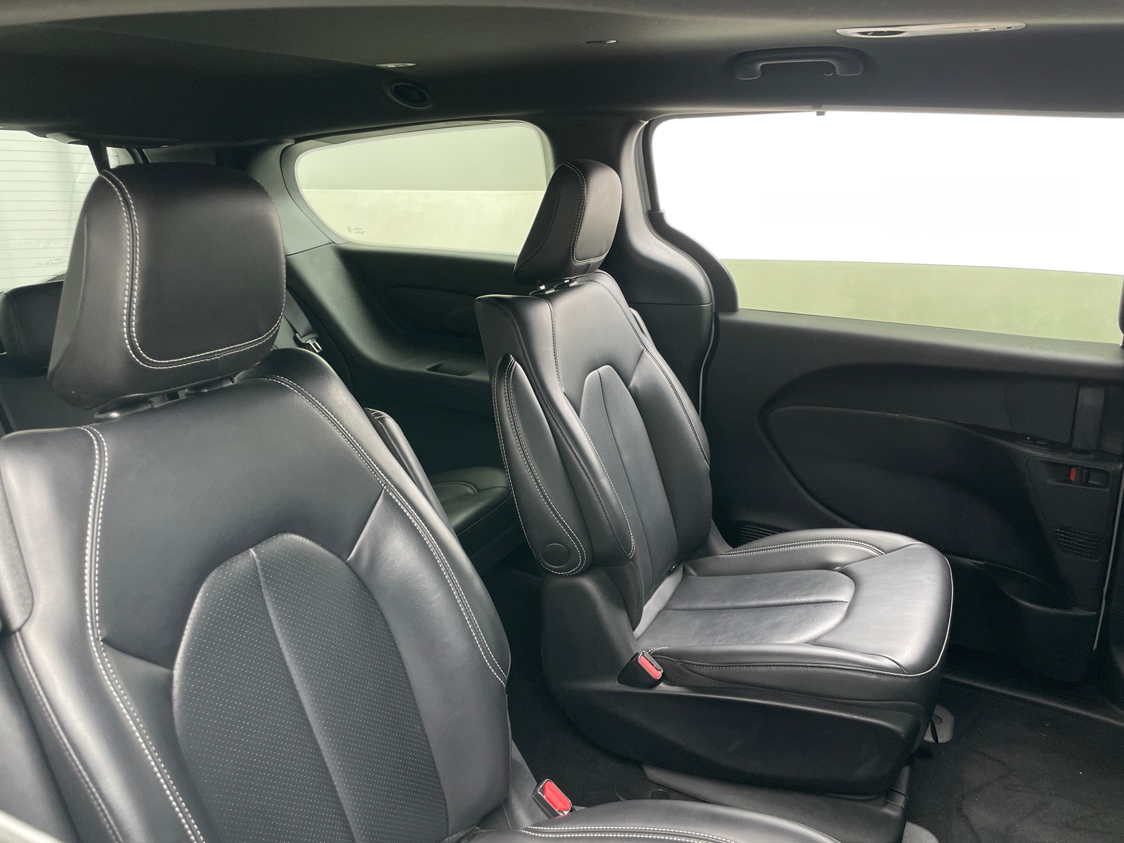 Thumbnail: 2023 Chrysler Pacifica - 5