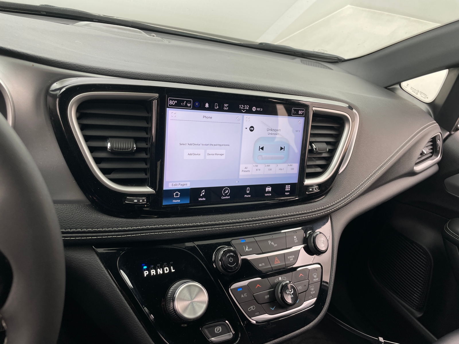 Thumbnail: 2023 Chrysler Pacifica - 3