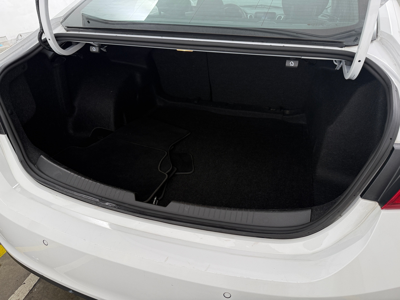 Thumbnail: 2024 Chevrolet Malibu - 7