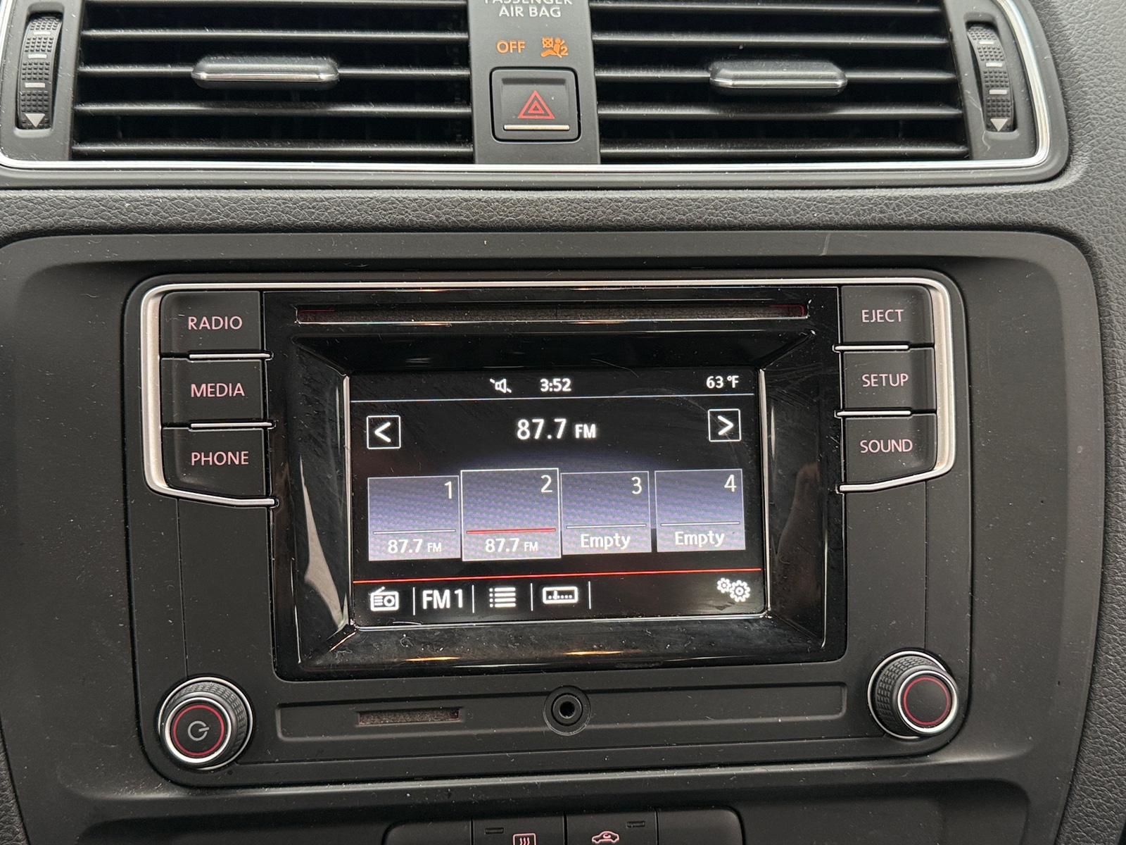 Thumbnail: 2018 Volkswagen Jetta - 4