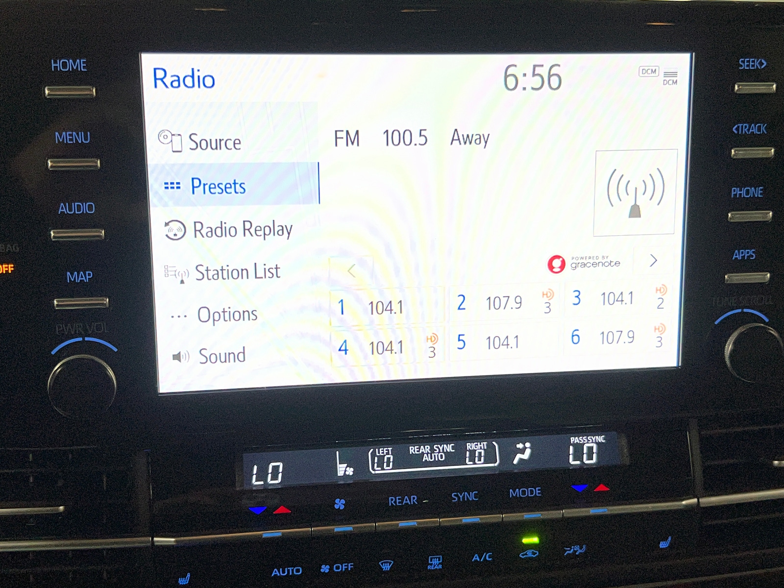 Thumbnail: 2024 Toyota Sienna - 3