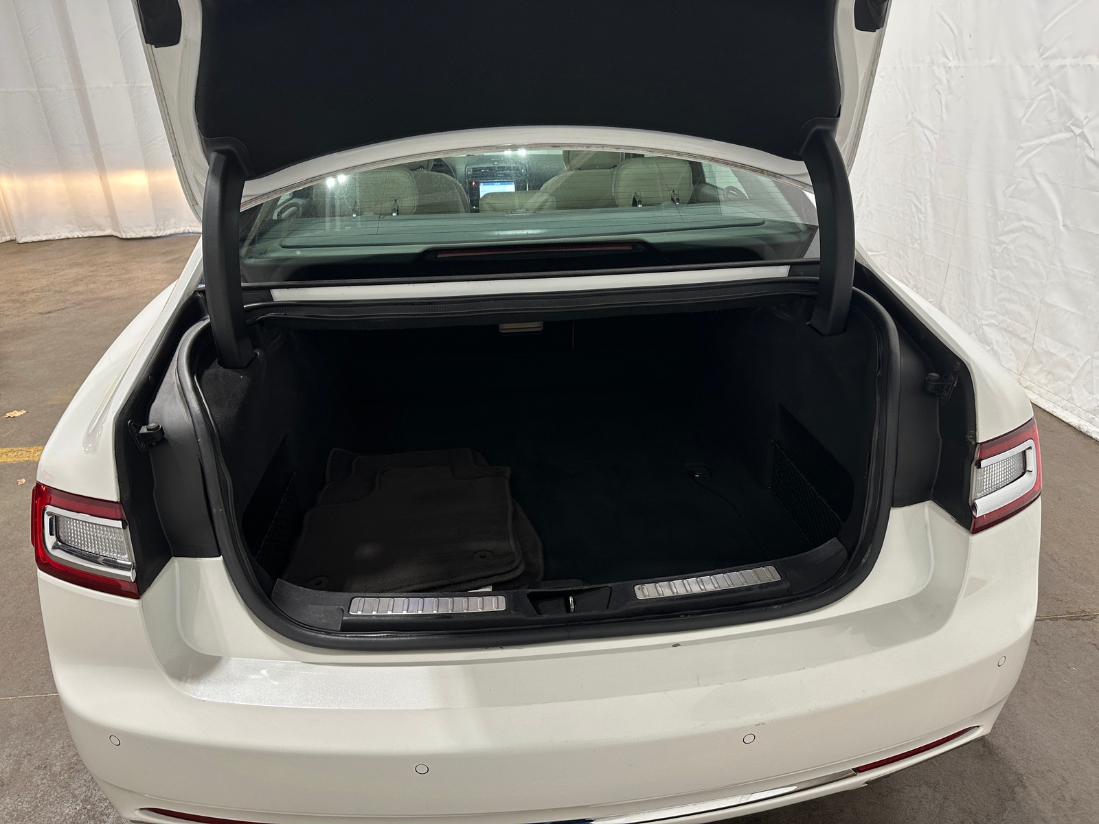 Thumbnail: 2020 Lincoln Continental - 6