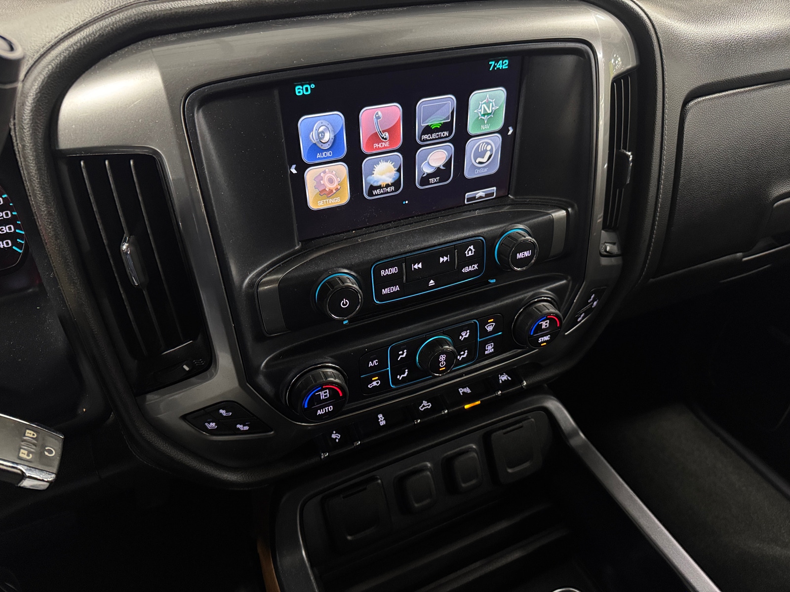 Thumbnail: 2017 Chevrolet Silverado 1500 - 3