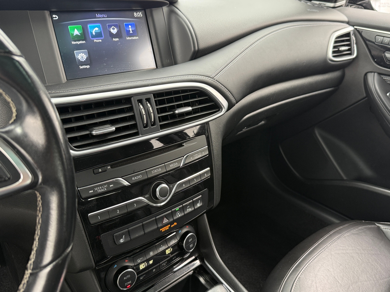 Thumbnail: 2017 INFINITI QX30 - 3