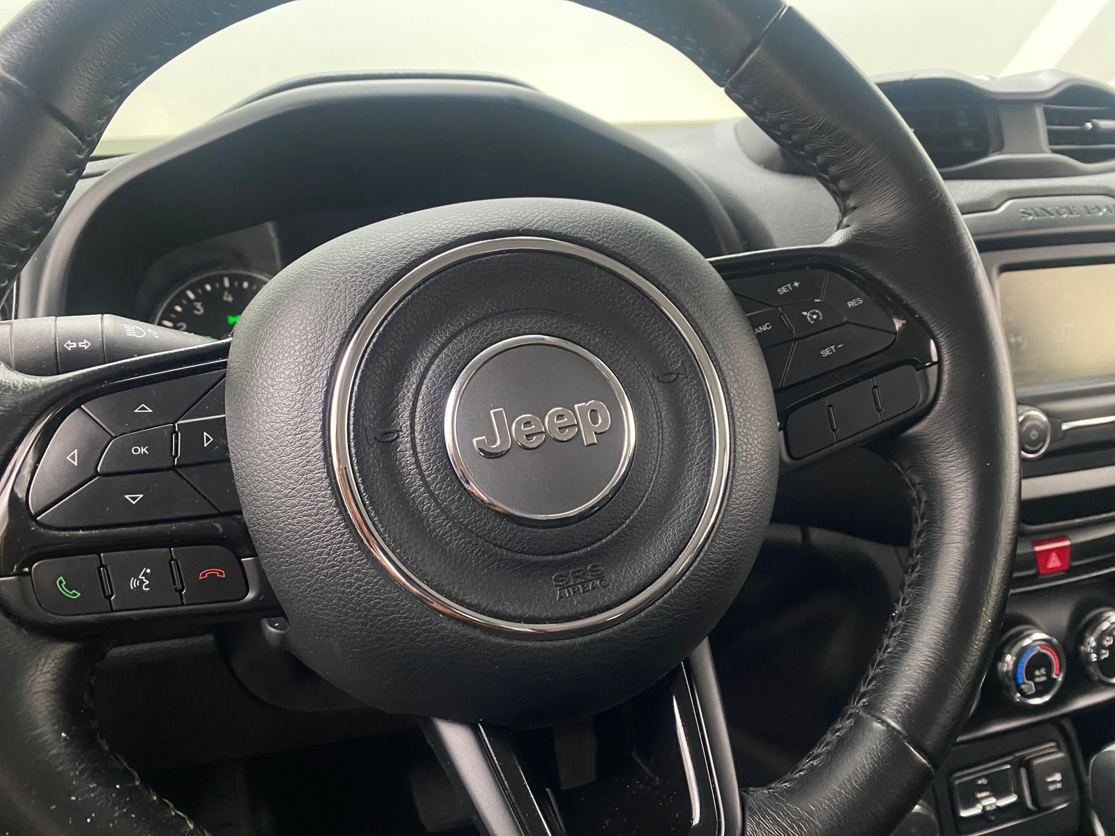 Thumbnail: 2017 Jeep Renegade - 5