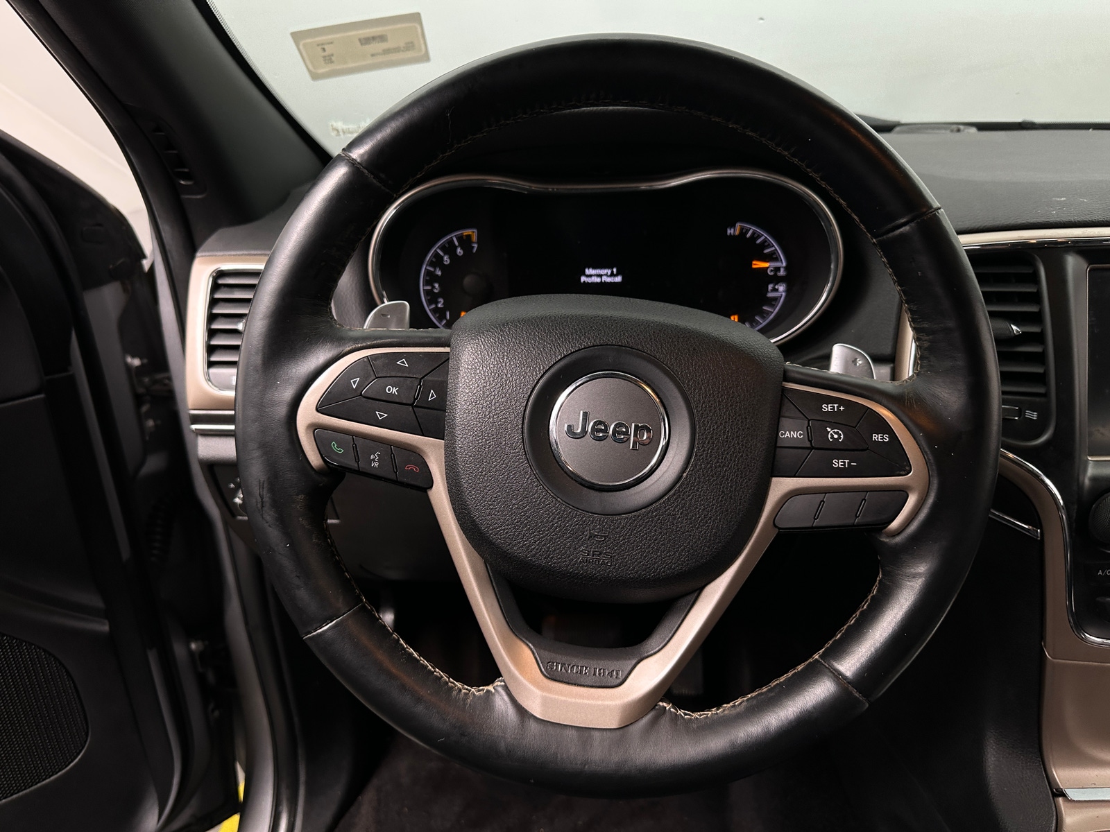 Thumbnail: 2017 Jeep Grand Cherokee - 4