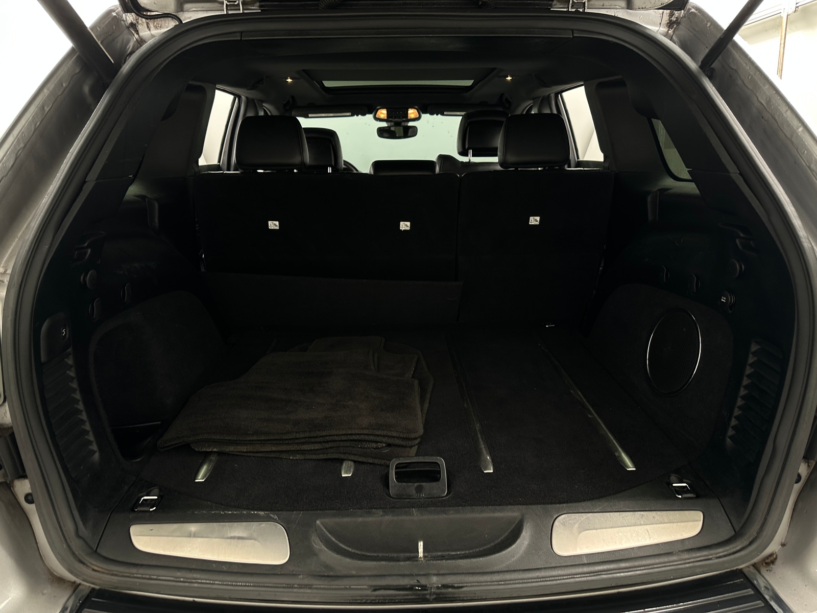 Thumbnail: 2017 Jeep Grand Cherokee - 6