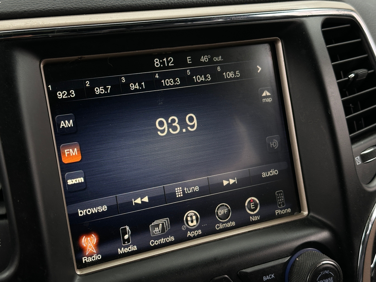 Thumbnail: 2017 Jeep Grand Cherokee - 3