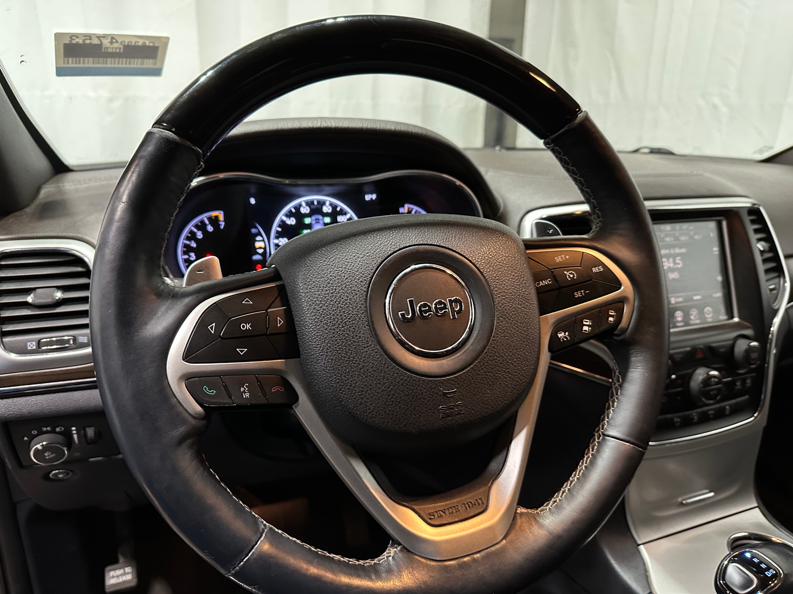 Thumbnail: 2015 Jeep Grand Cherokee - 4