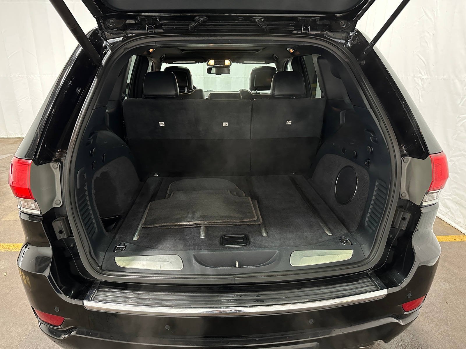 Thumbnail: 2015 Jeep Grand Cherokee - 6