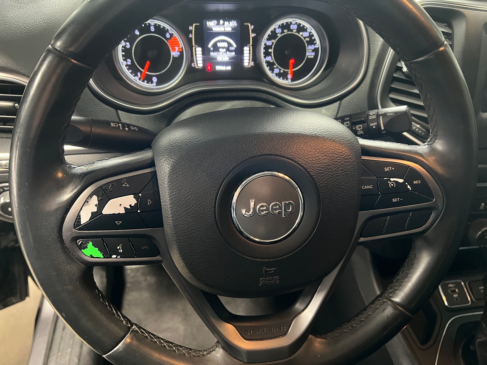 Thumbnail: 2019 Jeep Cherokee - 5