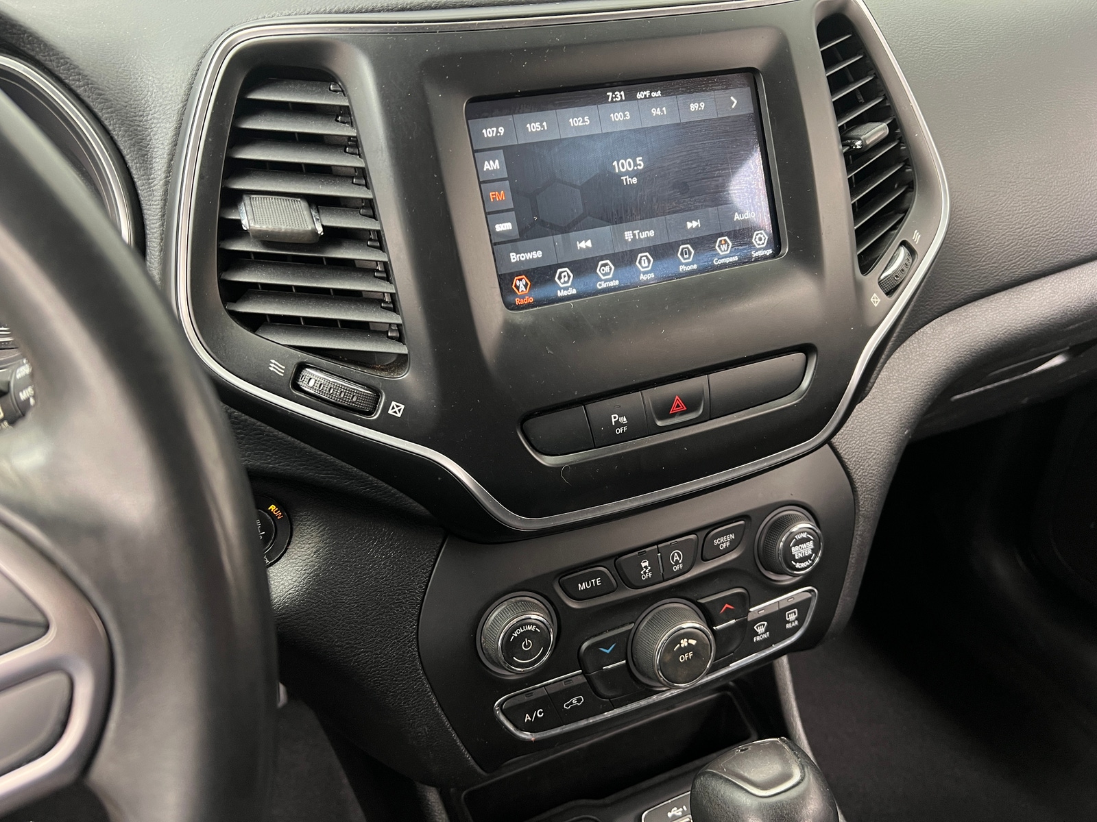 Thumbnail: 2019 Jeep Cherokee - 4