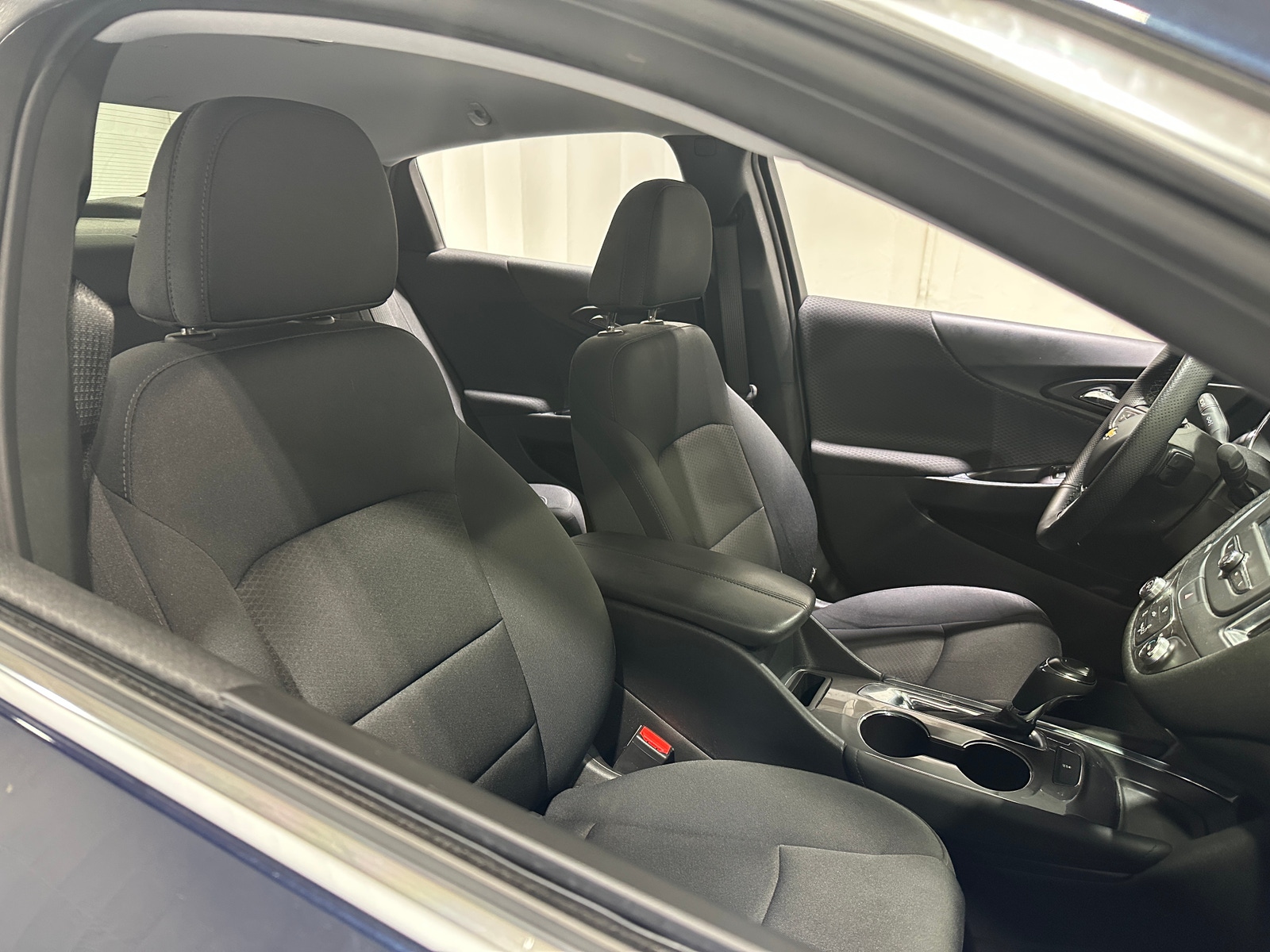 Thumbnail: 2017 Chevrolet Malibu - 2