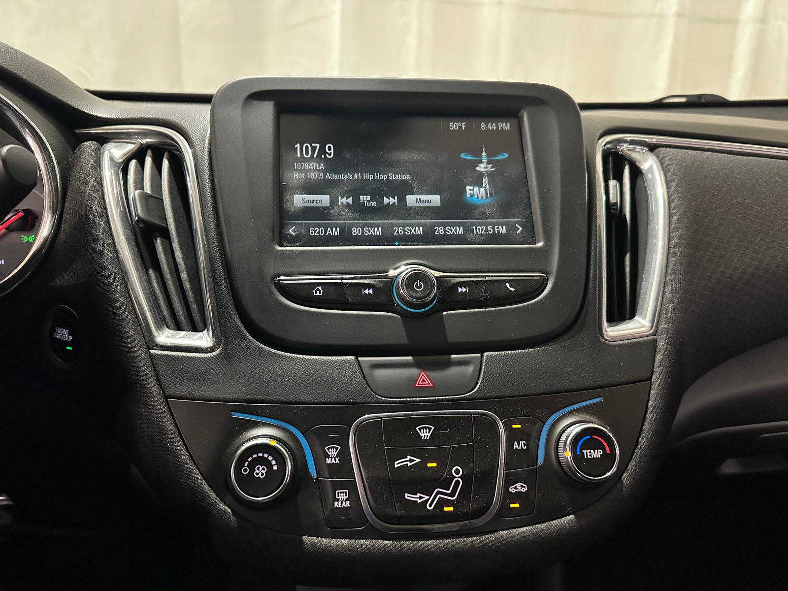 Thumbnail: 2017 Chevrolet Malibu - 4