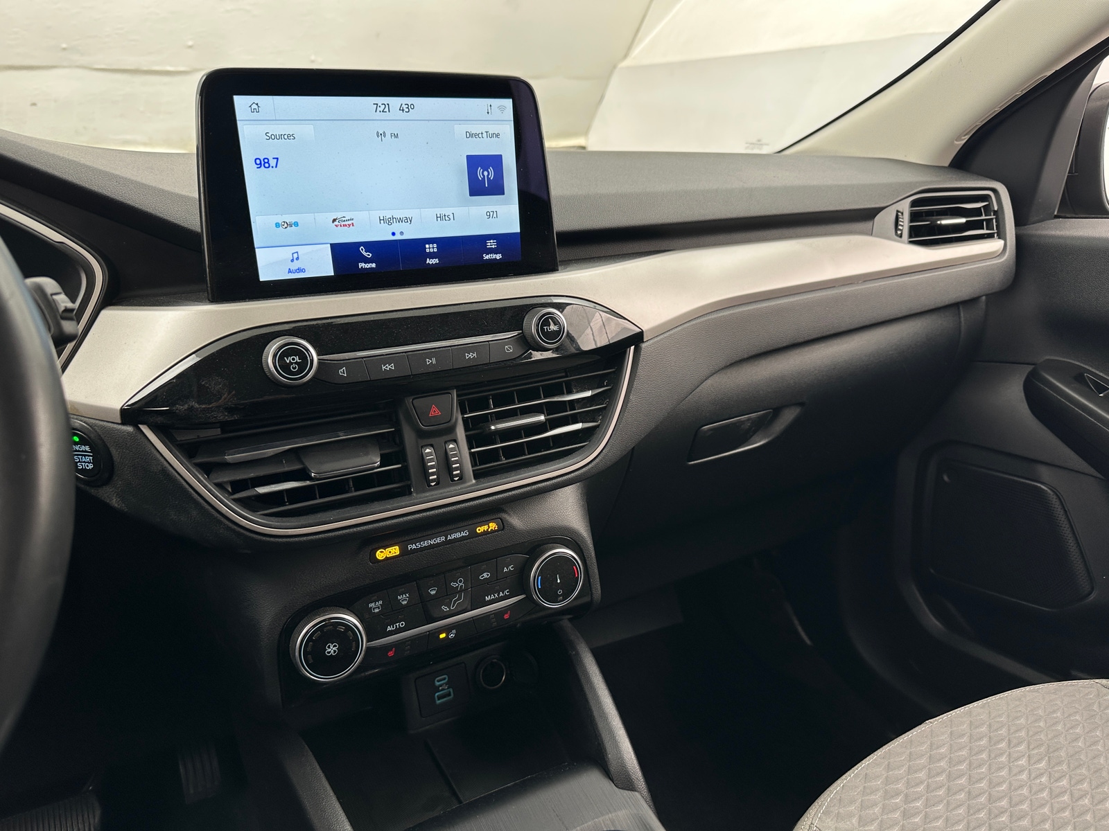 Thumbnail: 2022 Ford Escape - 4