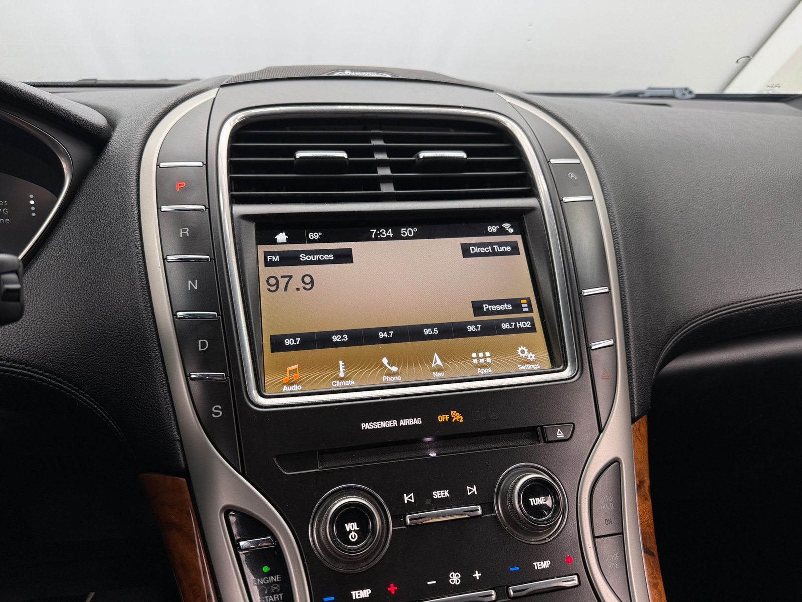 Thumbnail: 2019 Lincoln Nautilus - 3