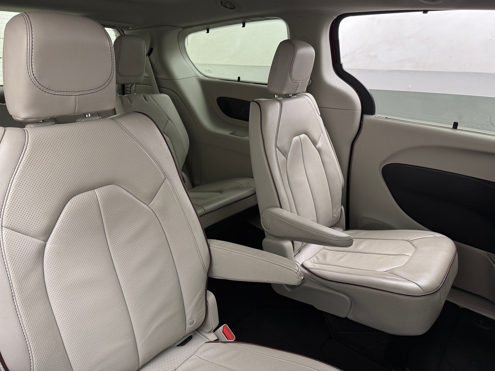 Thumbnail: 2018 Chrysler Pacifica - 6