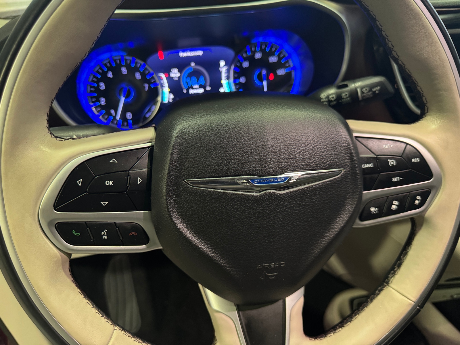 Thumbnail: 2018 Chrysler Pacifica - 5