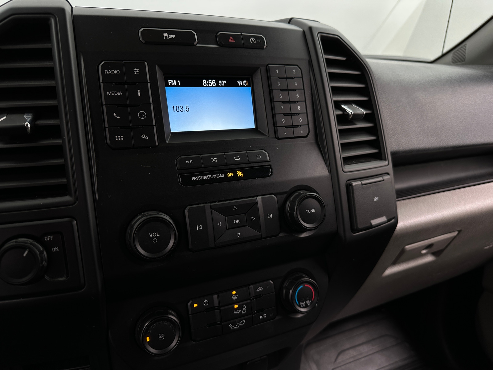 Thumbnail: 2020 Ford Econoline - 4