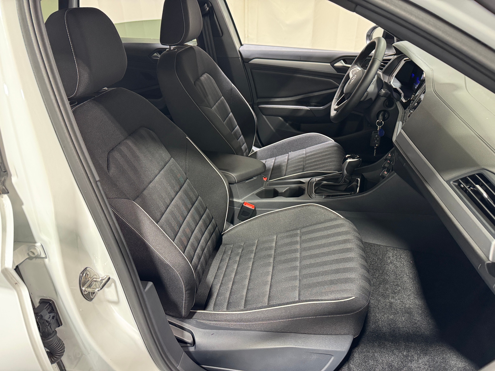 Thumbnail: 2024 Volkswagen Jetta - 2