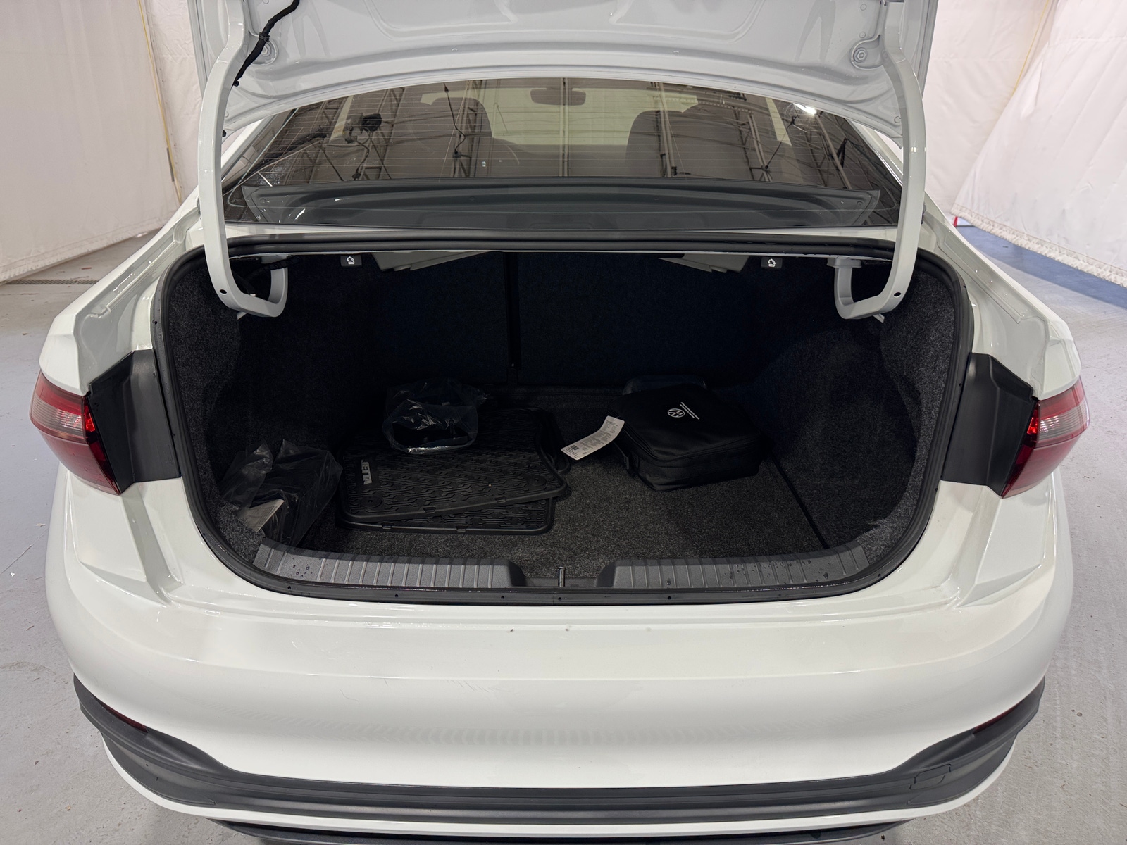 Thumbnail: 2024 Volkswagen Jetta - 7