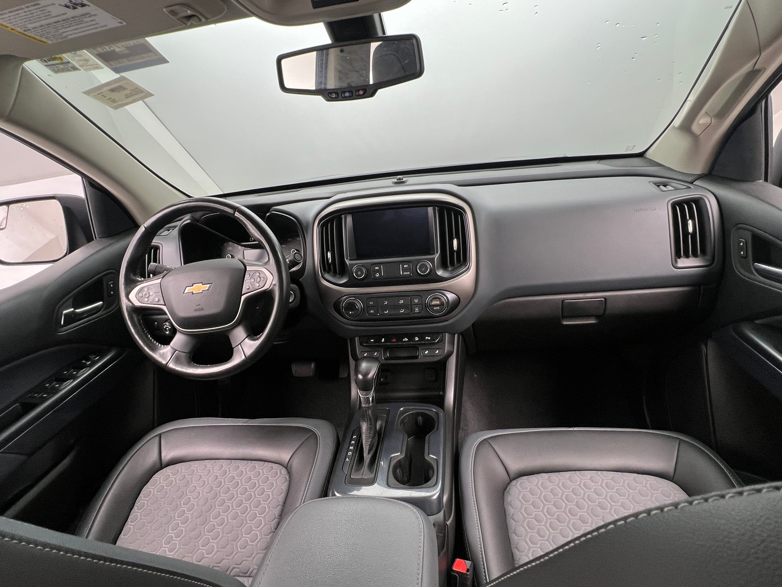 Thumbnail: 2022 Chevrolet Colorado - 3