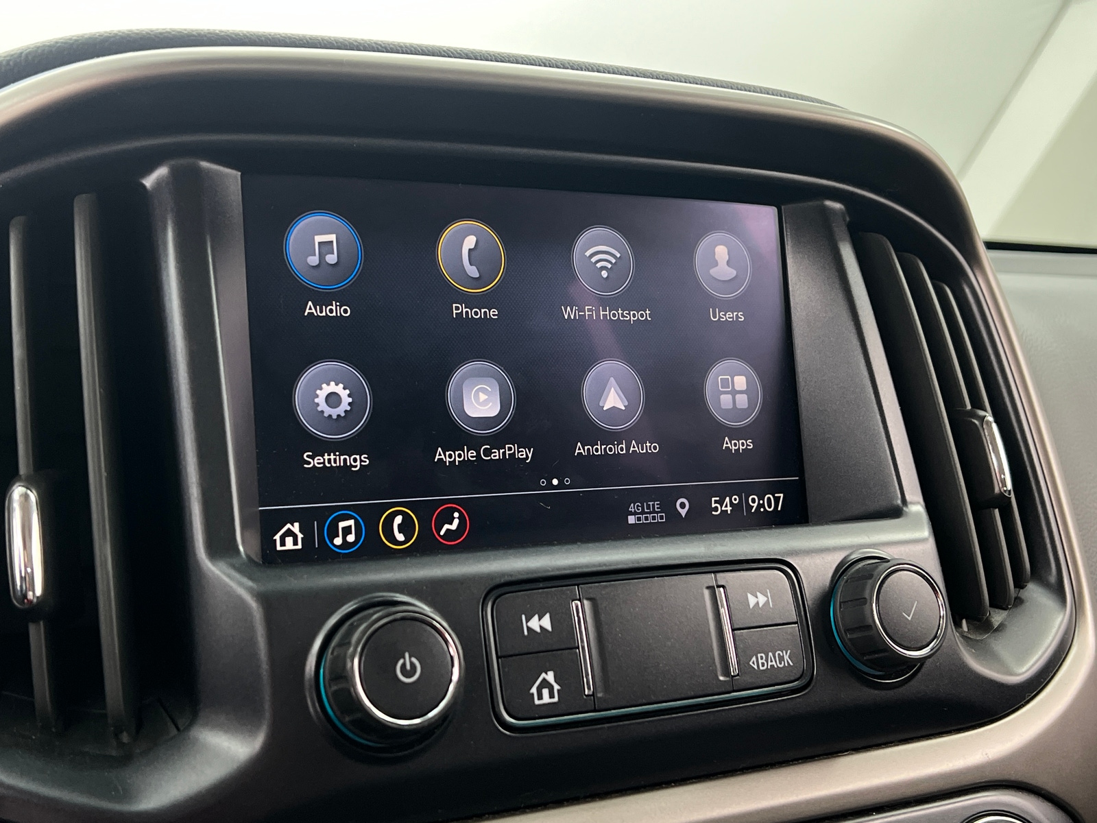 Thumbnail: 2022 Chevrolet Colorado - 4