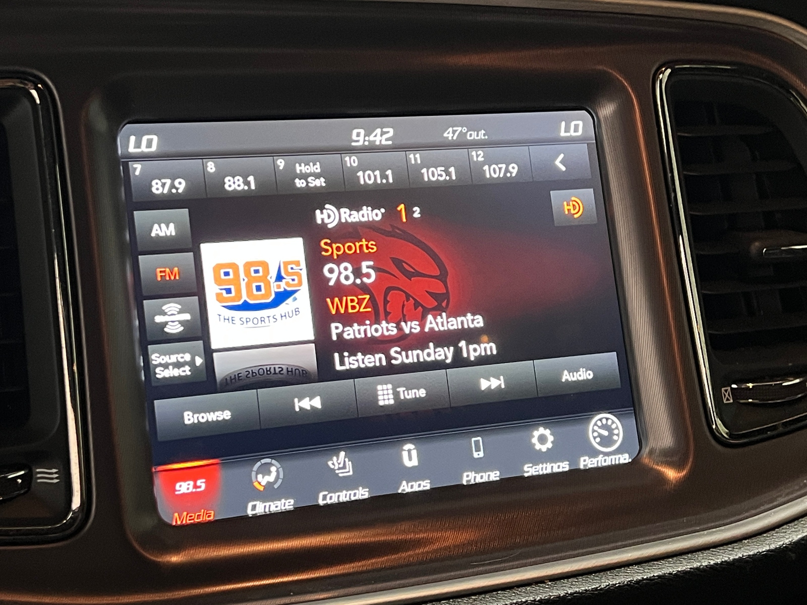 Thumbnail: 2020 Dodge Challenger - 3