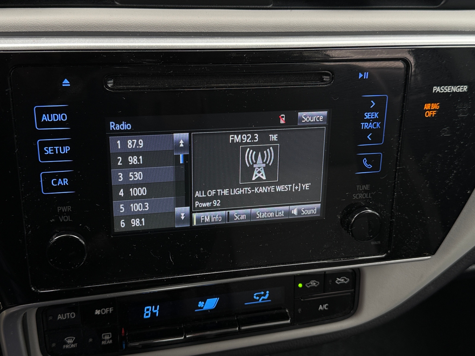 Thumbnail: 2017 Toyota Corolla - 4