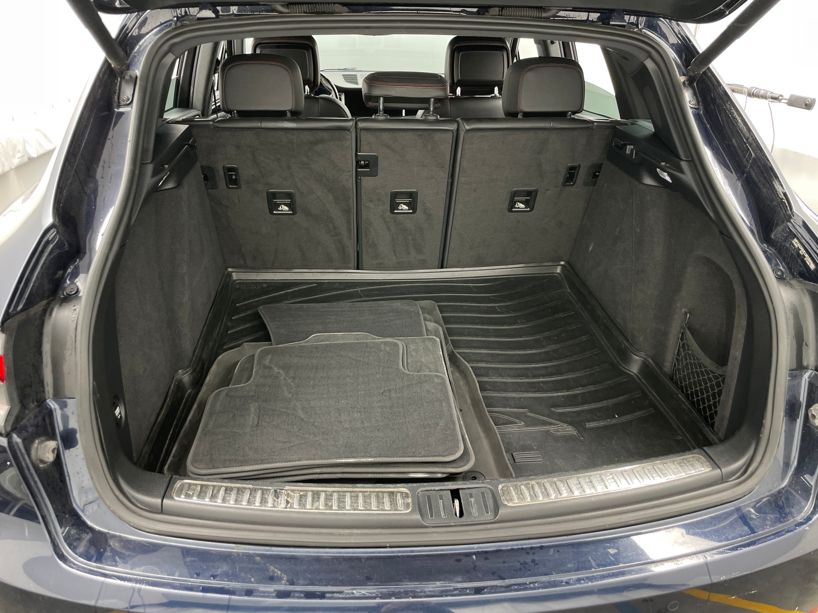 Thumbnail: 2020 Porsche Macan - 6