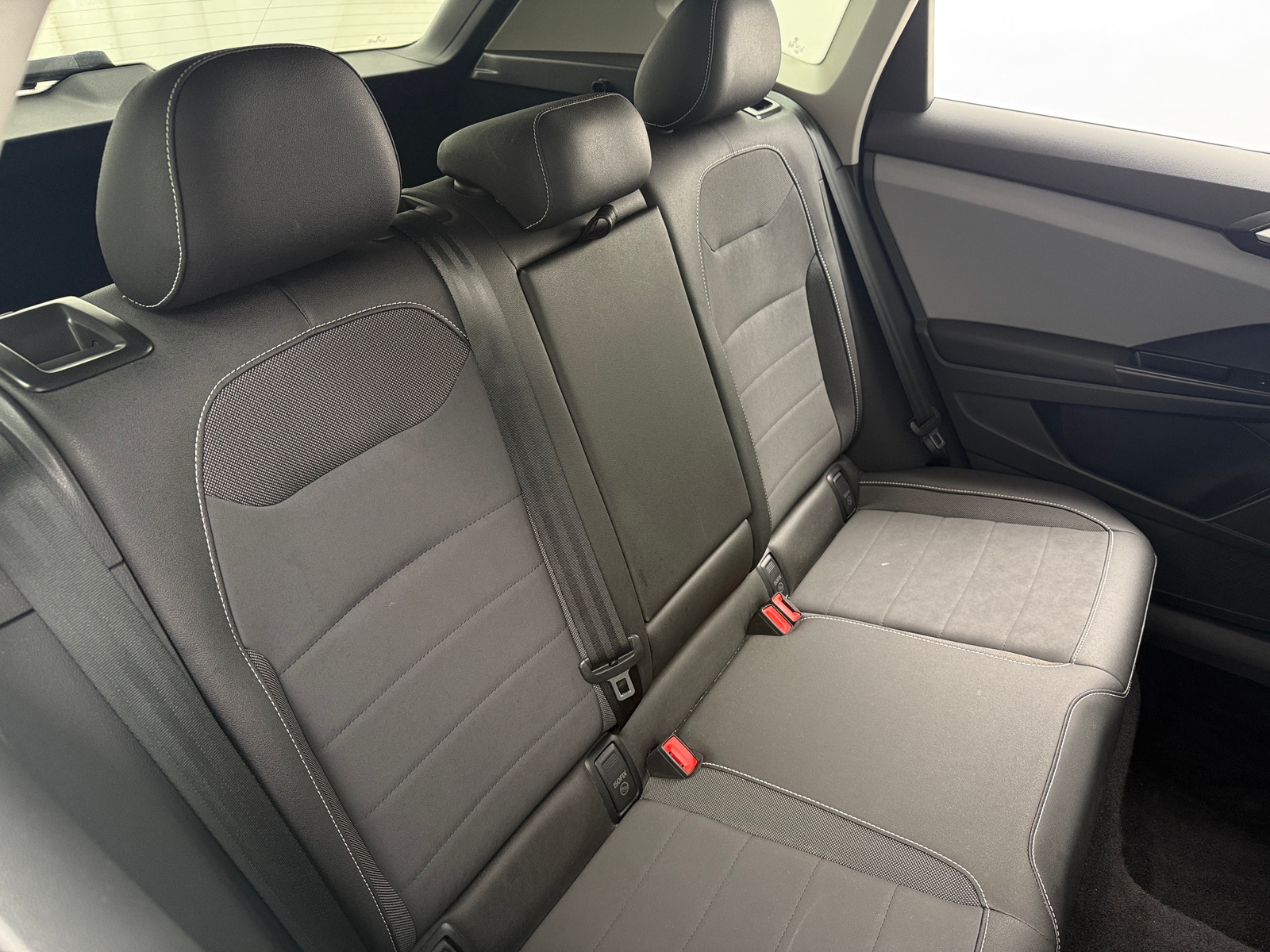 Thumbnail: 2023 Volkswagen Taos - 5