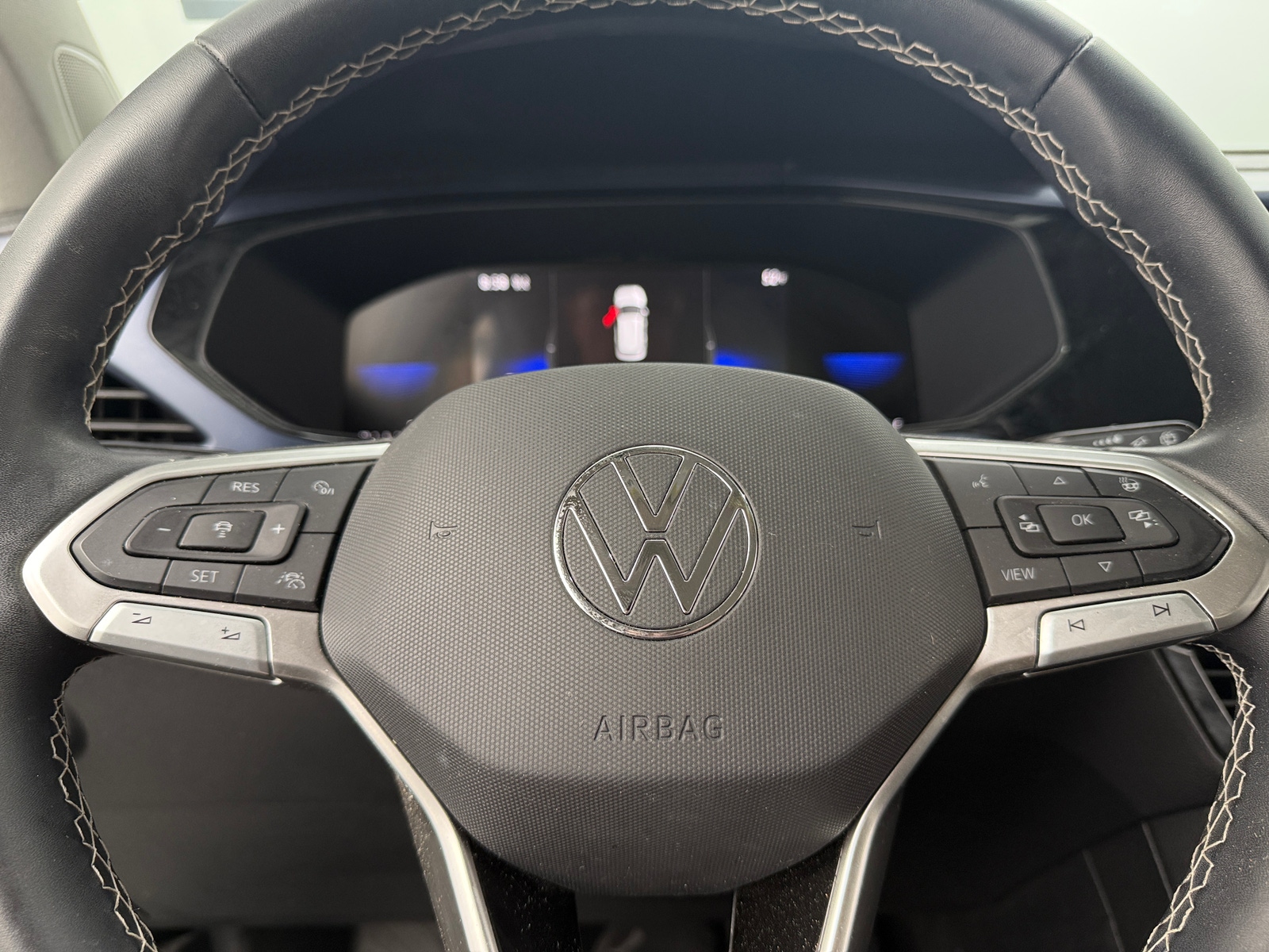 Thumbnail: 2023 Volkswagen Taos - 4