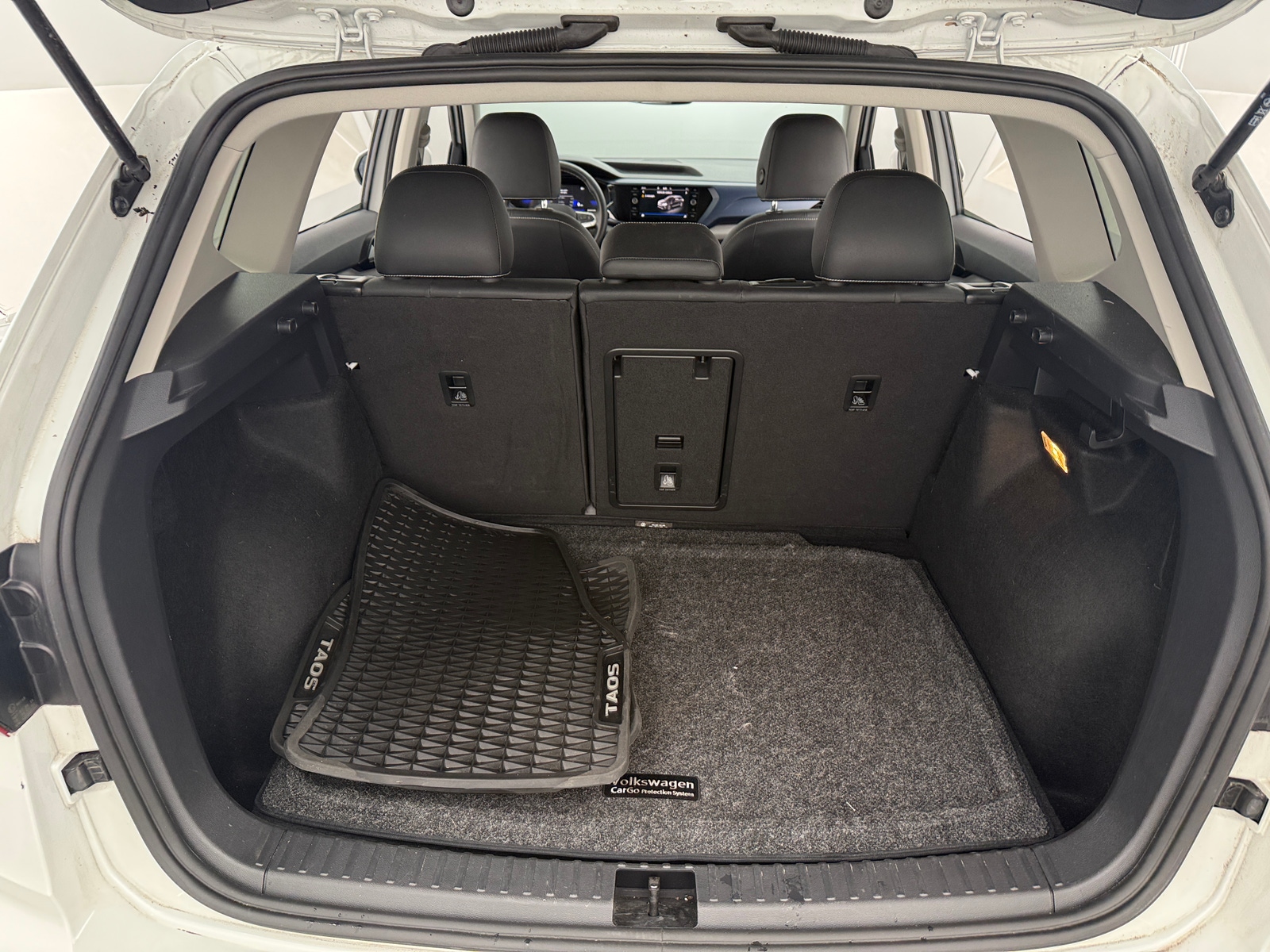 Thumbnail: 2023 Volkswagen Taos - 6