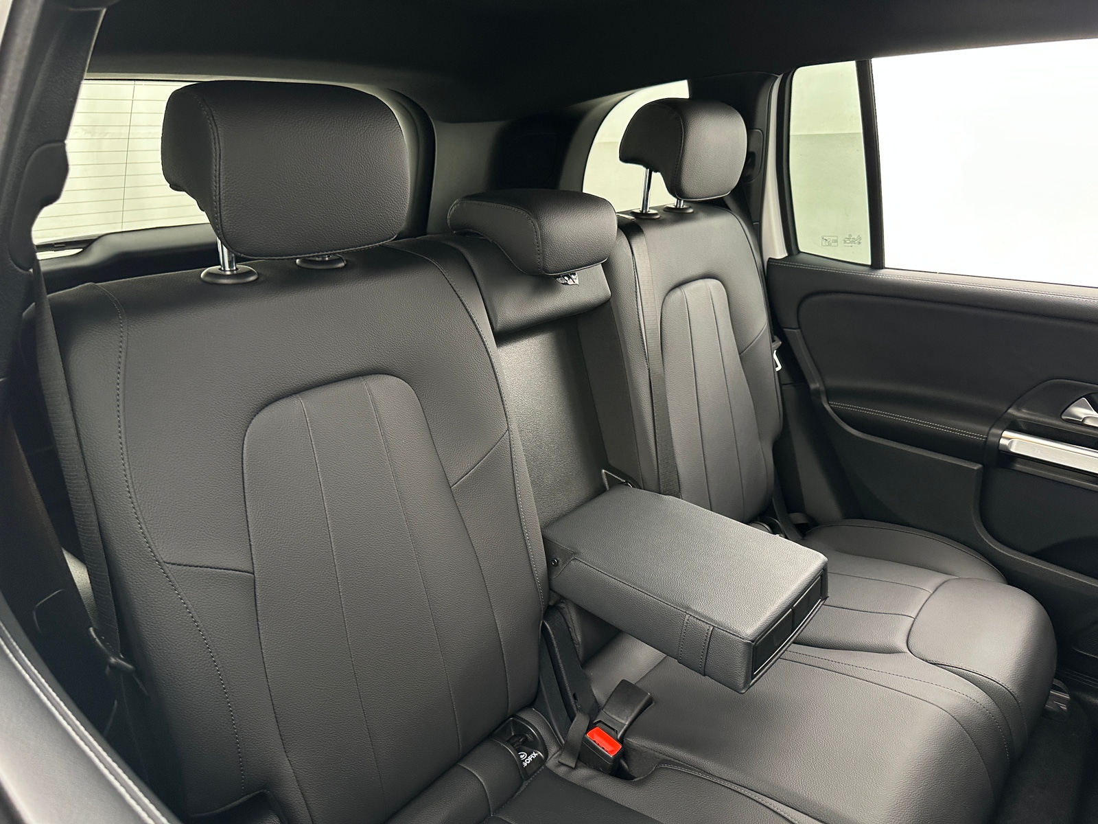 Thumbnail: 2025 Mercedes-Benz GLB - 5