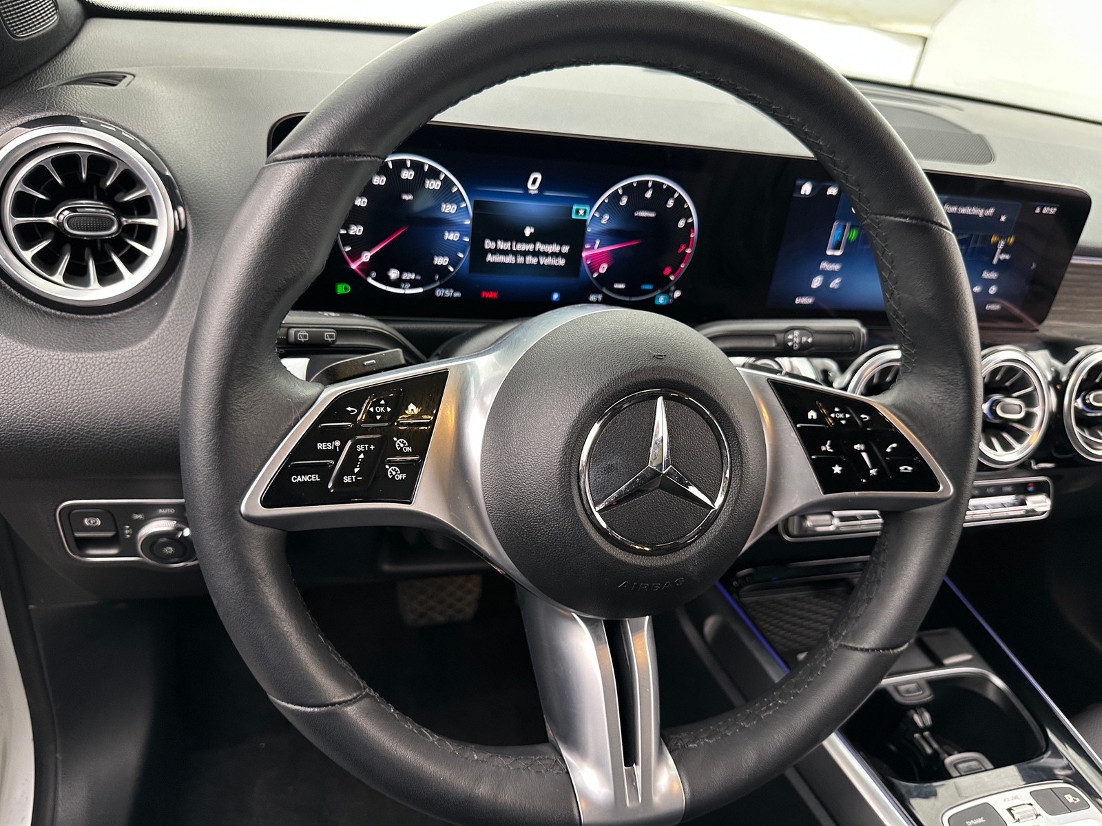 Thumbnail: 2025 Mercedes-Benz GLB - 4