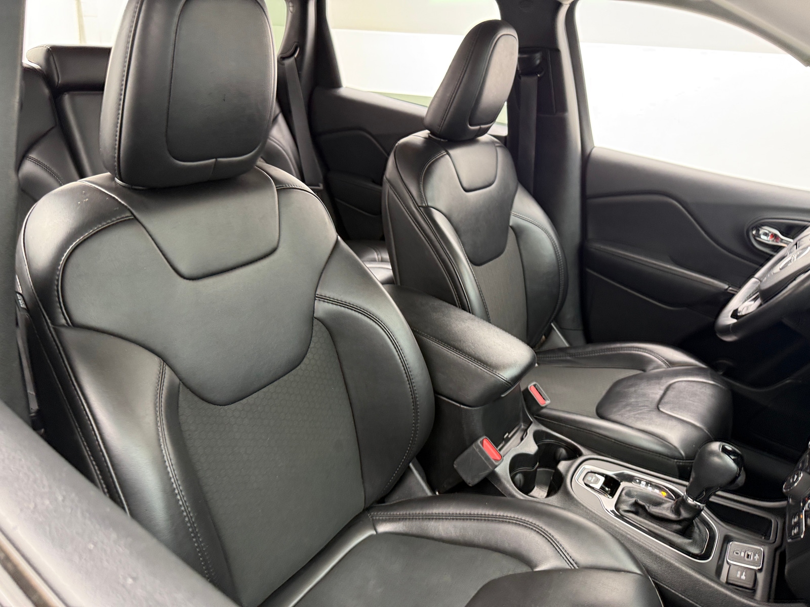 Thumbnail: 2019 Jeep Cherokee - 2