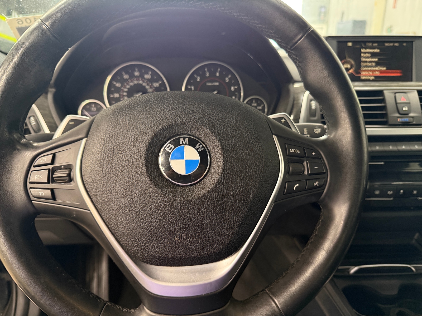 Thumbnail: 2017 BMW 3 Series - 4