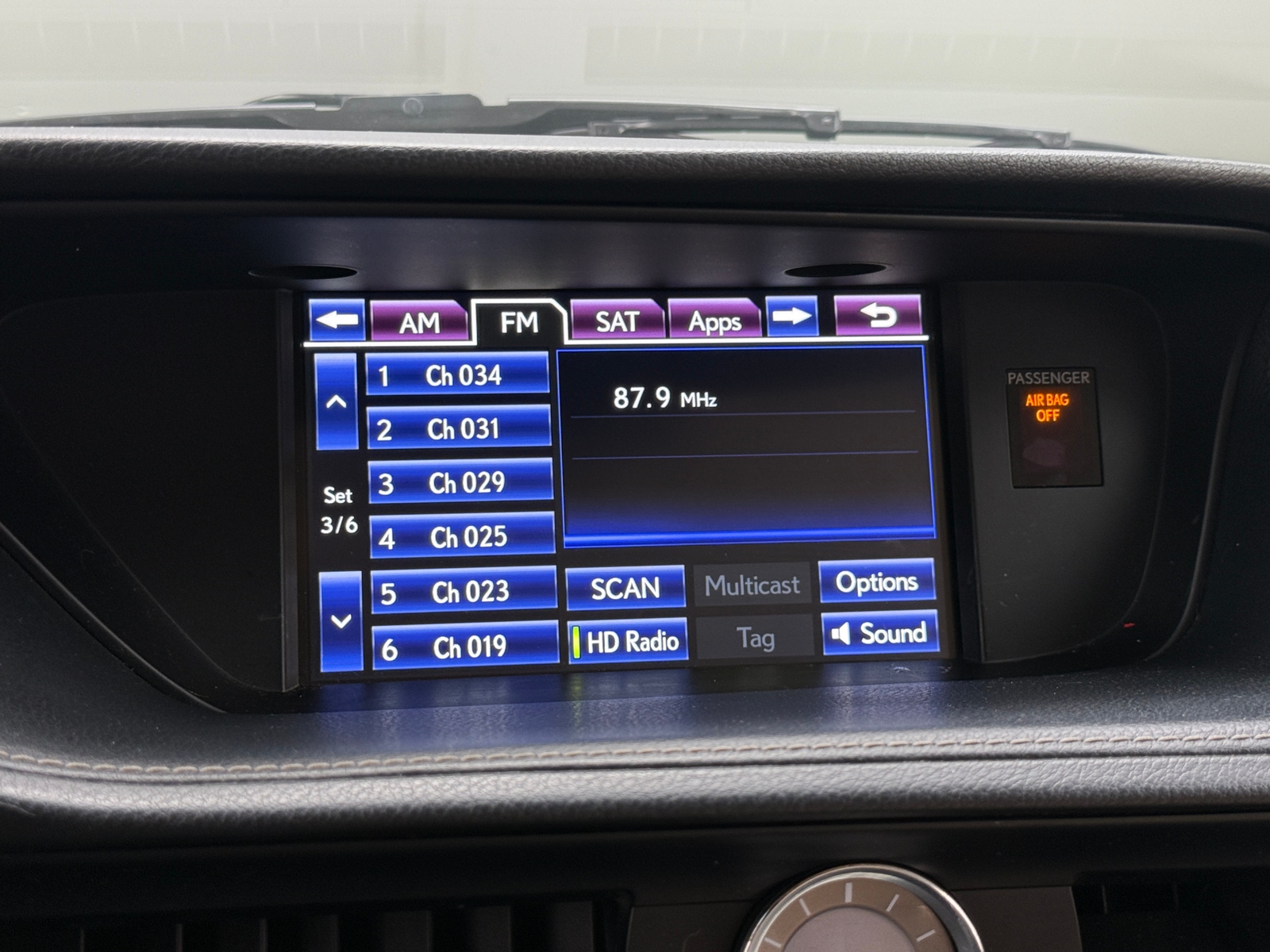 Thumbnail: 2014 Lexus ES - 3