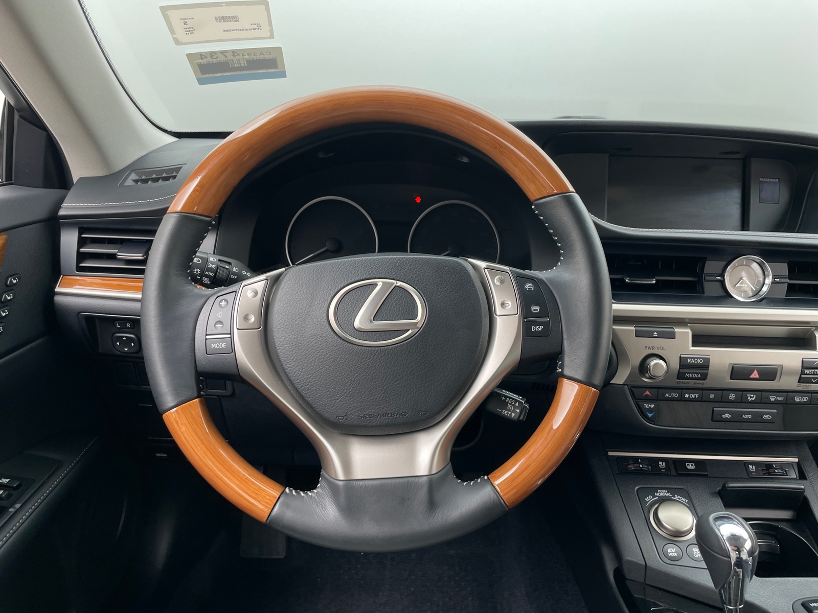 Thumbnail: 2014 Lexus ES - 4