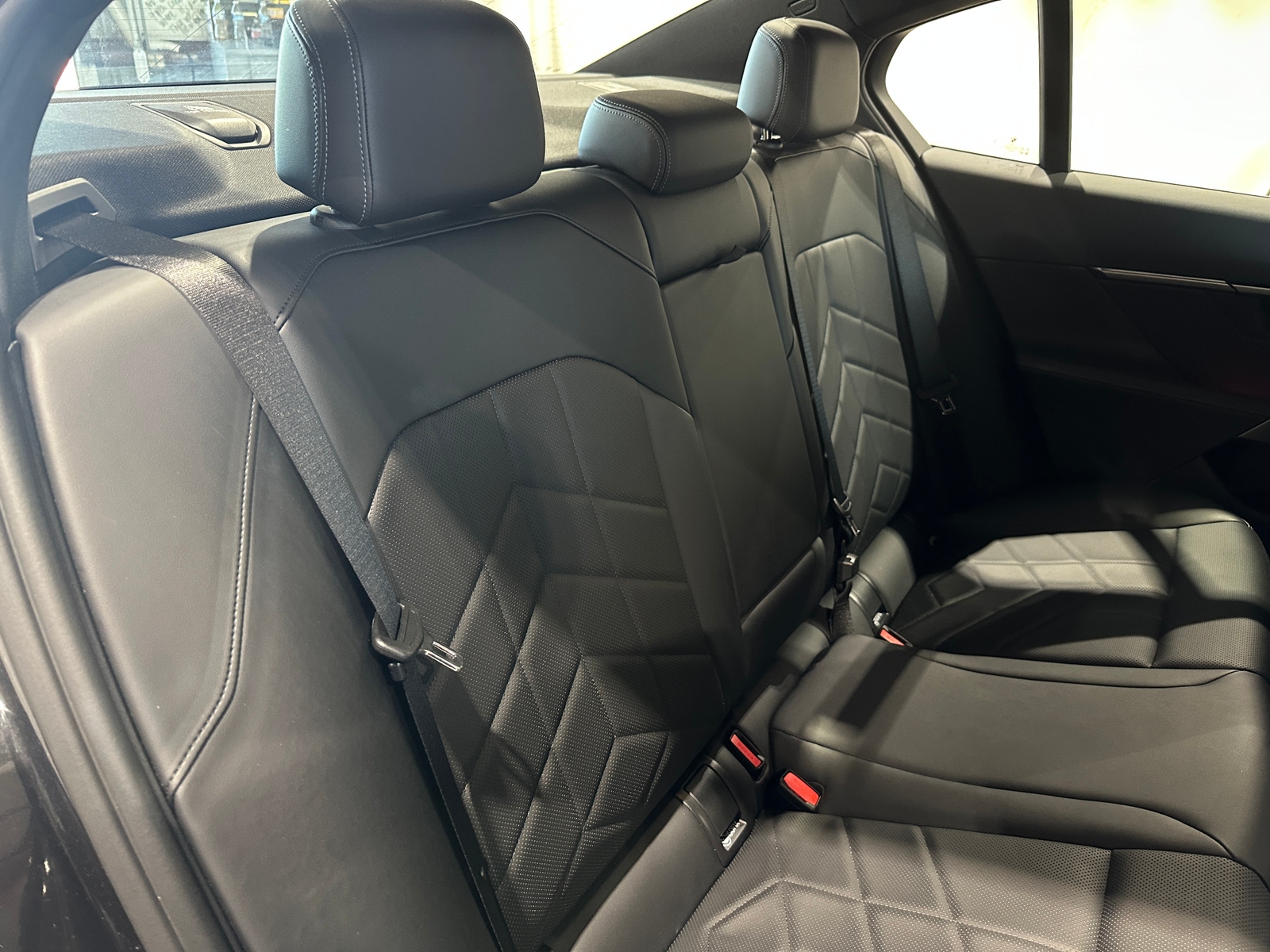 Thumbnail: 2025 BMW 5 Series - 5