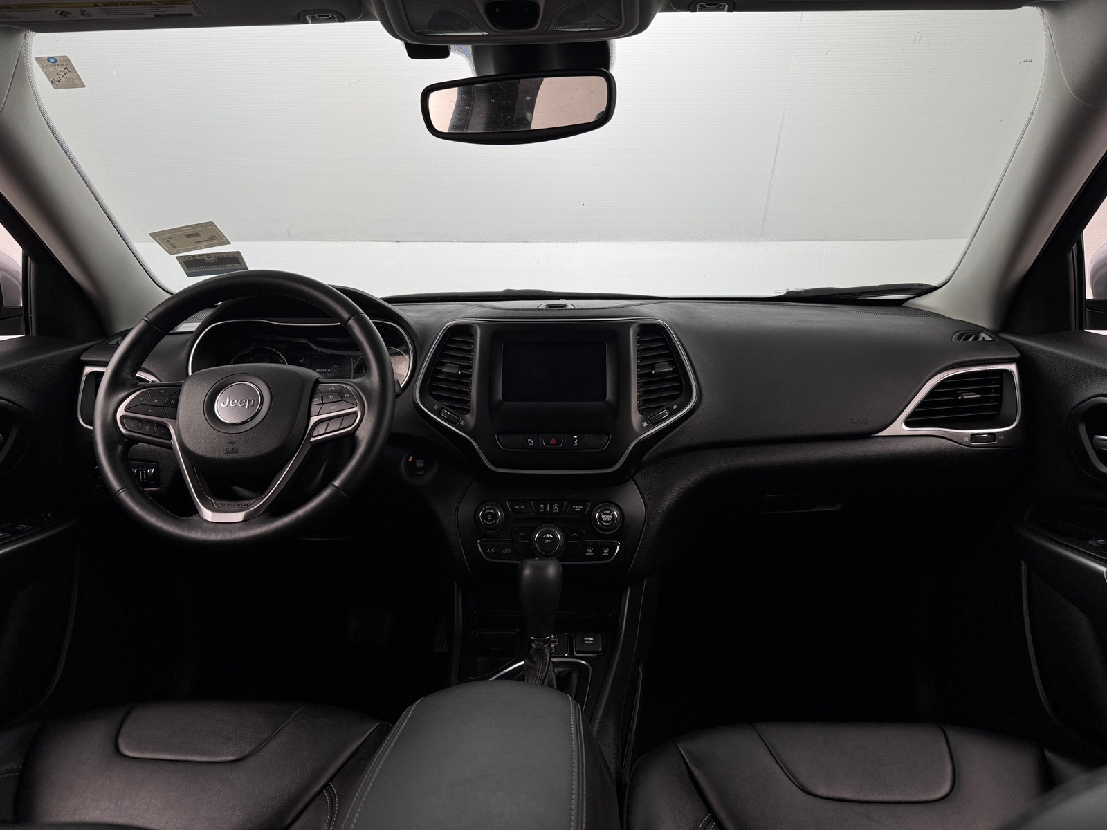 Thumbnail: 2021 Jeep Cherokee - 3