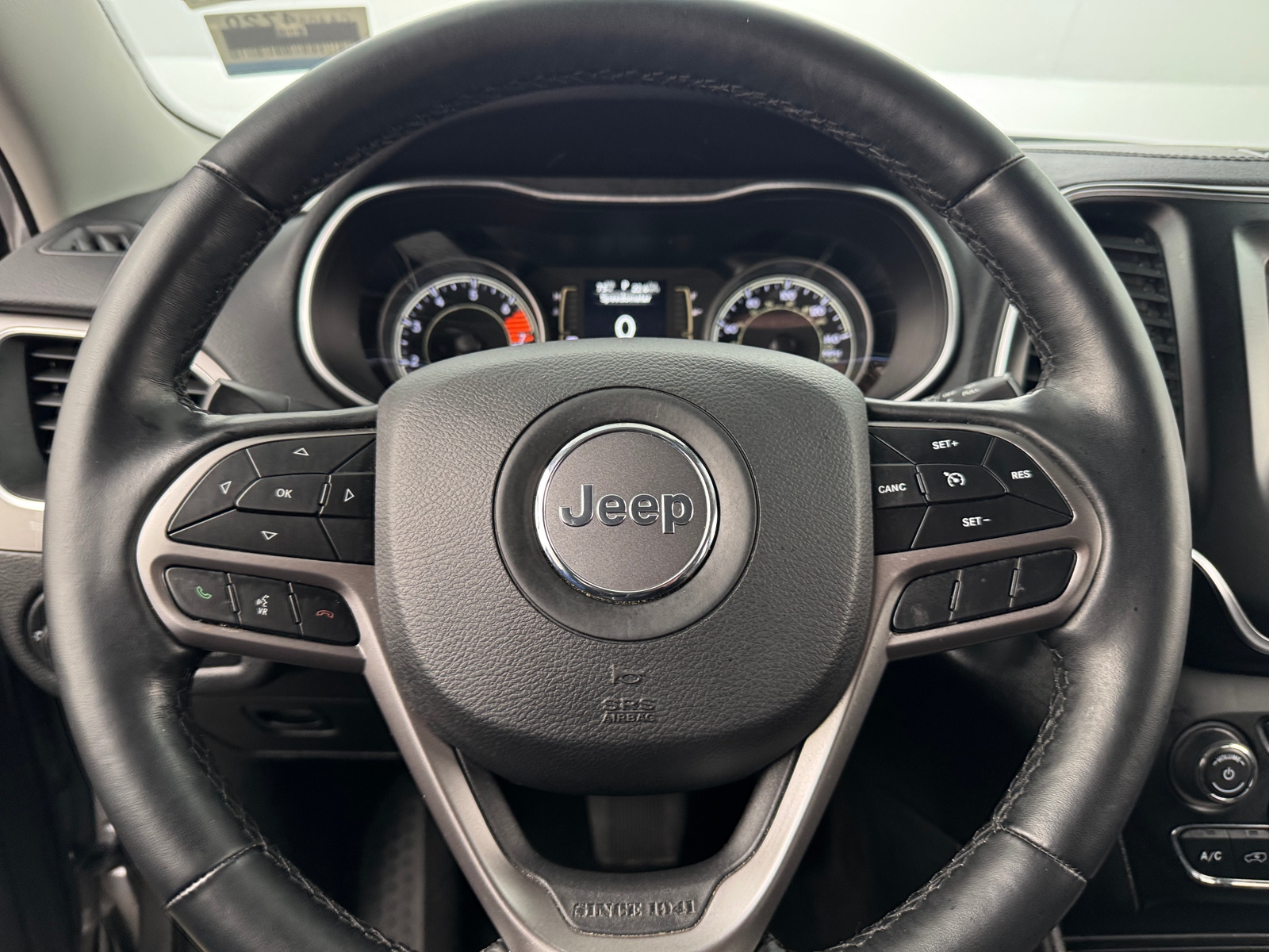 Thumbnail: 2021 Jeep Cherokee - 5