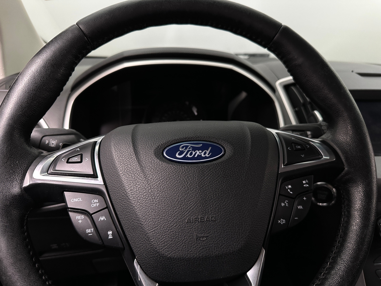 Thumbnail: 2019 Ford Edge - 4