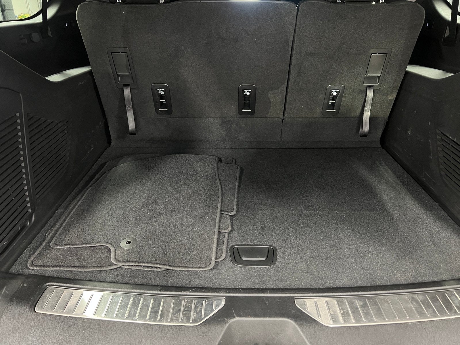 Thumbnail: 2023 Chevrolet Suburban - 6