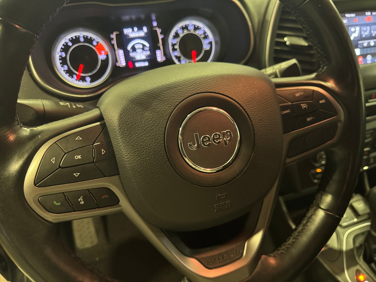 Thumbnail: 2021 Jeep Cherokee - 5