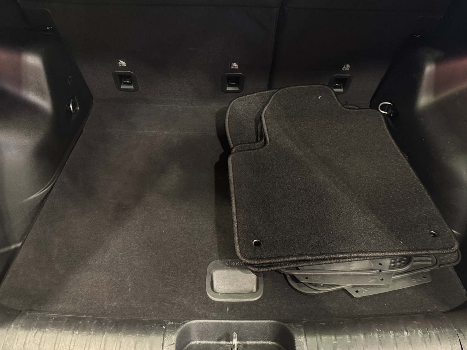 Thumbnail: 2021 Jeep Cherokee - 7